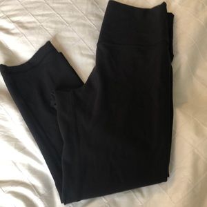 Lululemon wunder under train